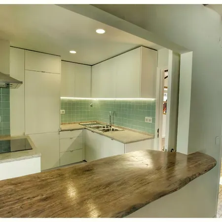 Apartment Charming Top Floor River View, Historic Center Lissabon