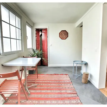 Apartment Charming Top Floor River View, Historic Center *